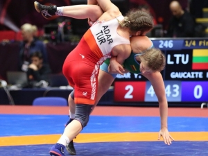 Avrupa Güreş Şampiyonası’nda 3 Kadın Güreşçi Yarı Finalde