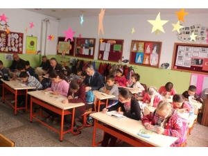 Kaymakam Pişkin, Öğrencilerle Kitap Okudu