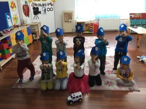 Minikler Polisleri Unutmadı