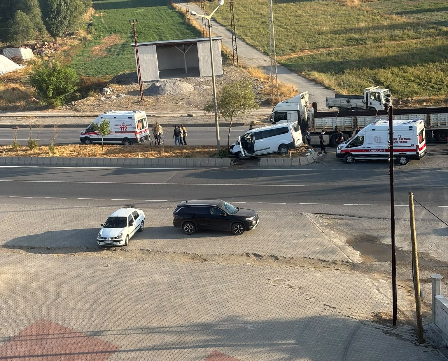 haskoy-de-tir-ile-panelvan-arac-carpisti-3-yarali