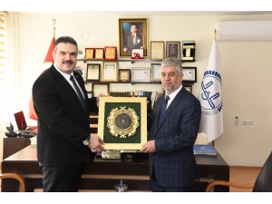 Rektör Çomaklı: “Diyanet, Cumhuriyetimizin Stratejik Kurumlarından Biridir”