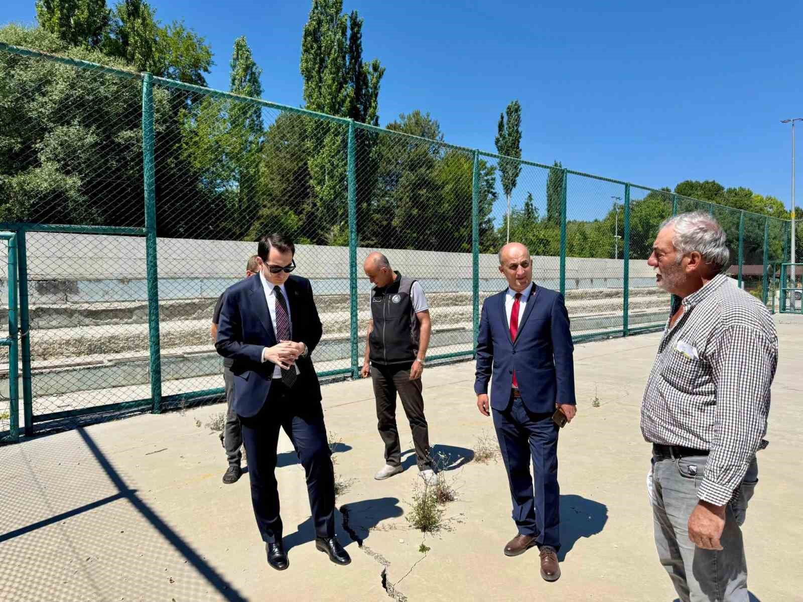 hisarcik-ta-okul-spor-alanlari-yenileniyor