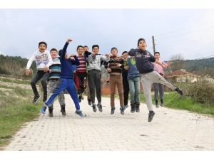 Köy Okulu Öğrencileri Fotoğrafçılıkla Tanıştı