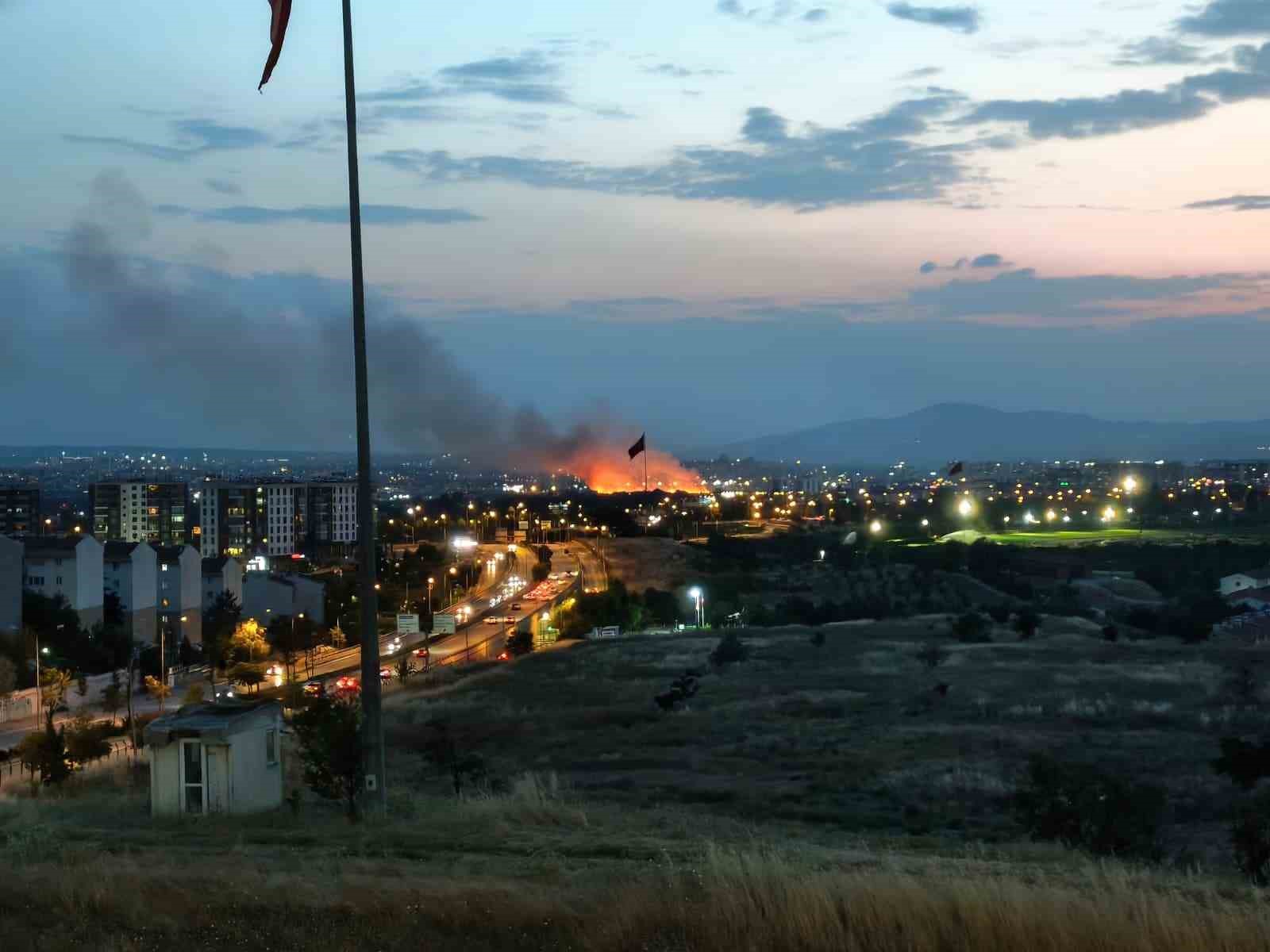 ankara-da-otluk-arazide-yangin