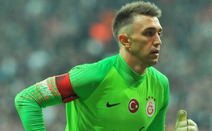 Fernando Muslera, Bir Adım Önde!