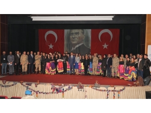 Reng-i Hakkari, Polisler İçin Sahne Aldı