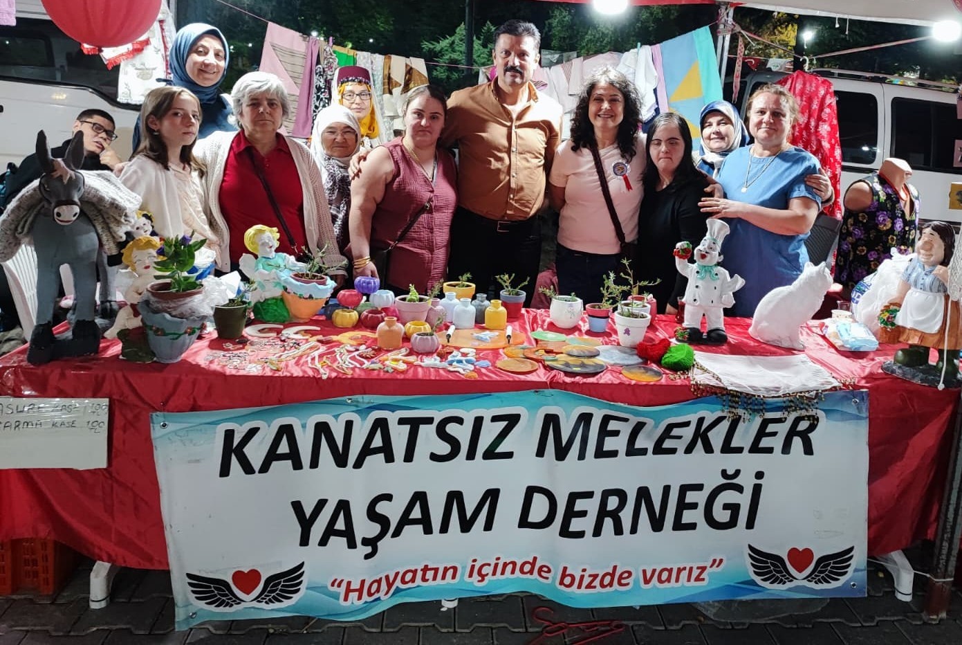 kanatsiz-melekler-festivale-renk-katti