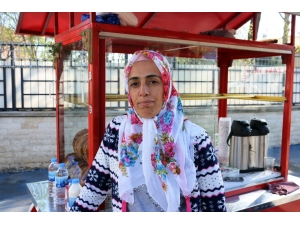 Eşi Terk Etti, Çocuklarına Bakabilmek İçin Simit Satmaya Başladı