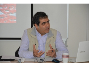 Ötgün "Sanatçı Kendi Özgür Alanını Oluşturmalıdır"