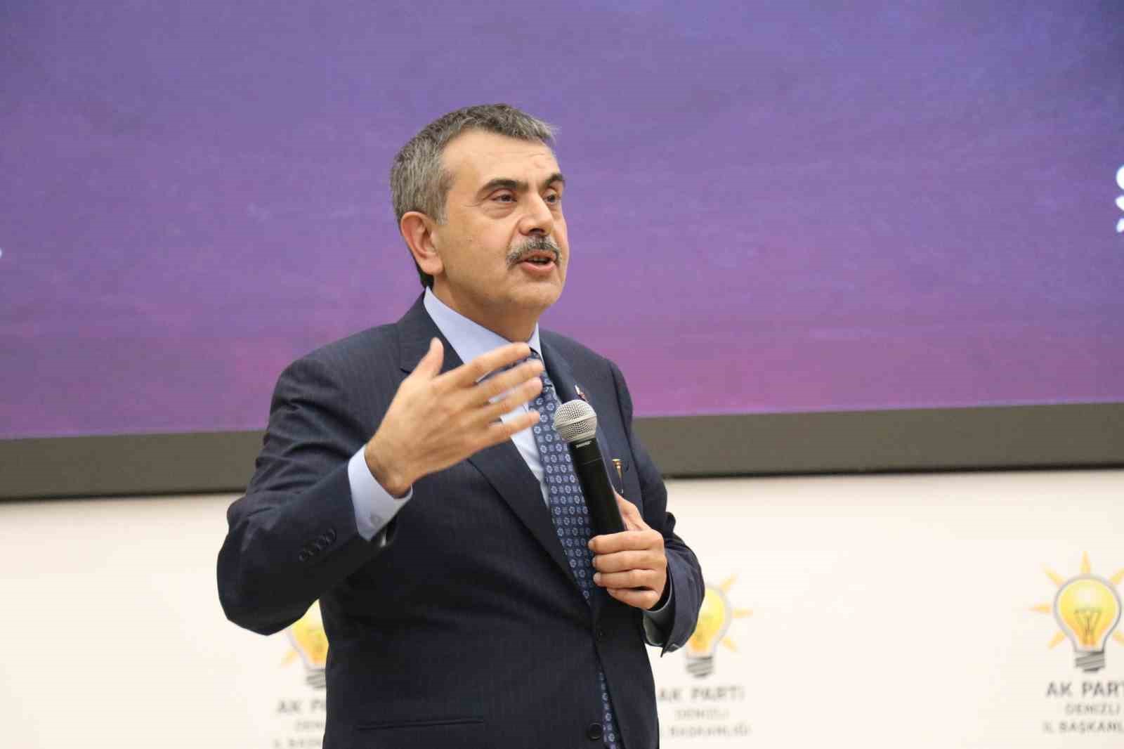 milli-egitim-bakani-tekin-ecevit-donemindeki-mektuplarla-yeni-ve-eski-turkiye-yi-karsilastirdi