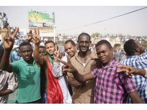 Sudan Halkı Sivil Darbe Yaptı