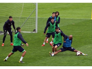 Fenerbahçe’de Derbi Hazırlıkları Sürüyor