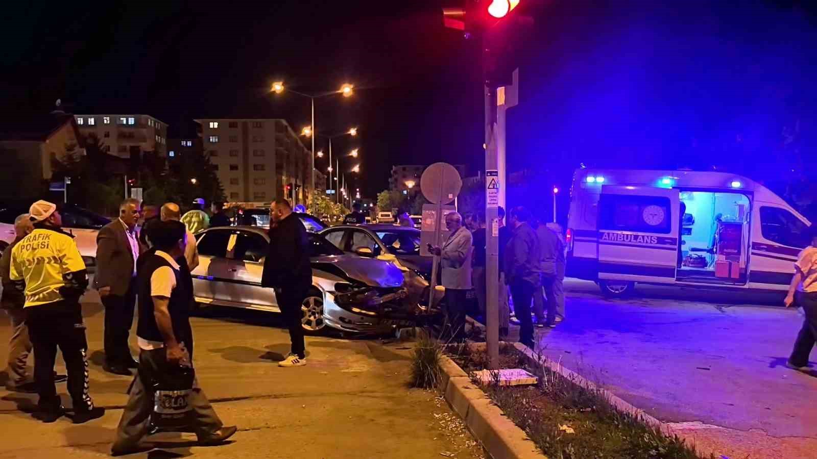 erzurum-da-trafik-kazasi-2-kisi-yaralandi