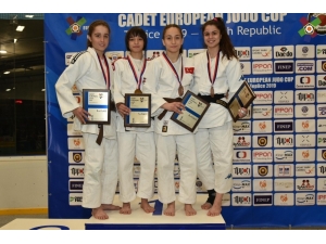 Kağıtsporlu Judocu Merve, Dünyada 1 Numara Oldu