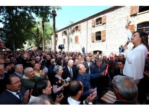 Sengel, Mazbatasını Alarak İlk Kadın Başkan Oldu