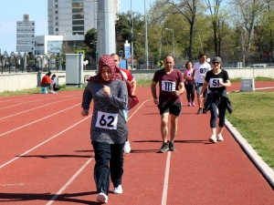 Postacılar Kıyasıya Yarıştı