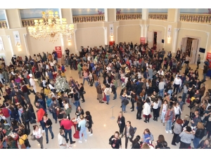 İzmir’de Bini Aşkın Rehber Öğretmene Seminer Verildi