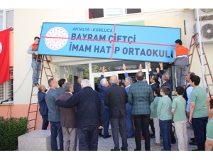 Yapımında Emeği Geçen Okula 43 Yıl Sonra Adı Verildi