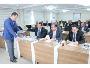 Niğde İl Genel Meclis Başkanı Yeniden Bülent Küçüktuna Oldu