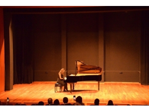 Anadolu Üniversitesi Öğrencilerinden Piyano Resitali