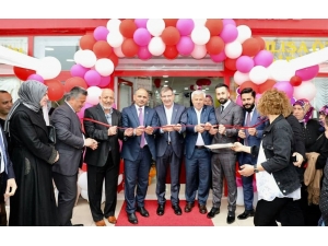 Başkan Söğüt İlk Açılış Kurdelesini Kesti