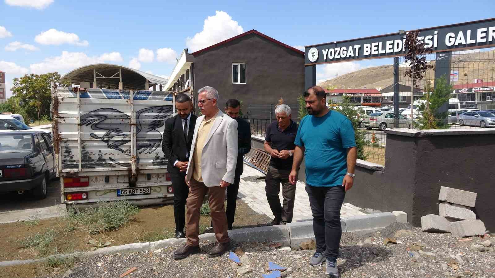 baskan-arslan-galericiler-sitesi-nde-acik-oto-pazarinin-acilacagi-mujdesini-verdi
