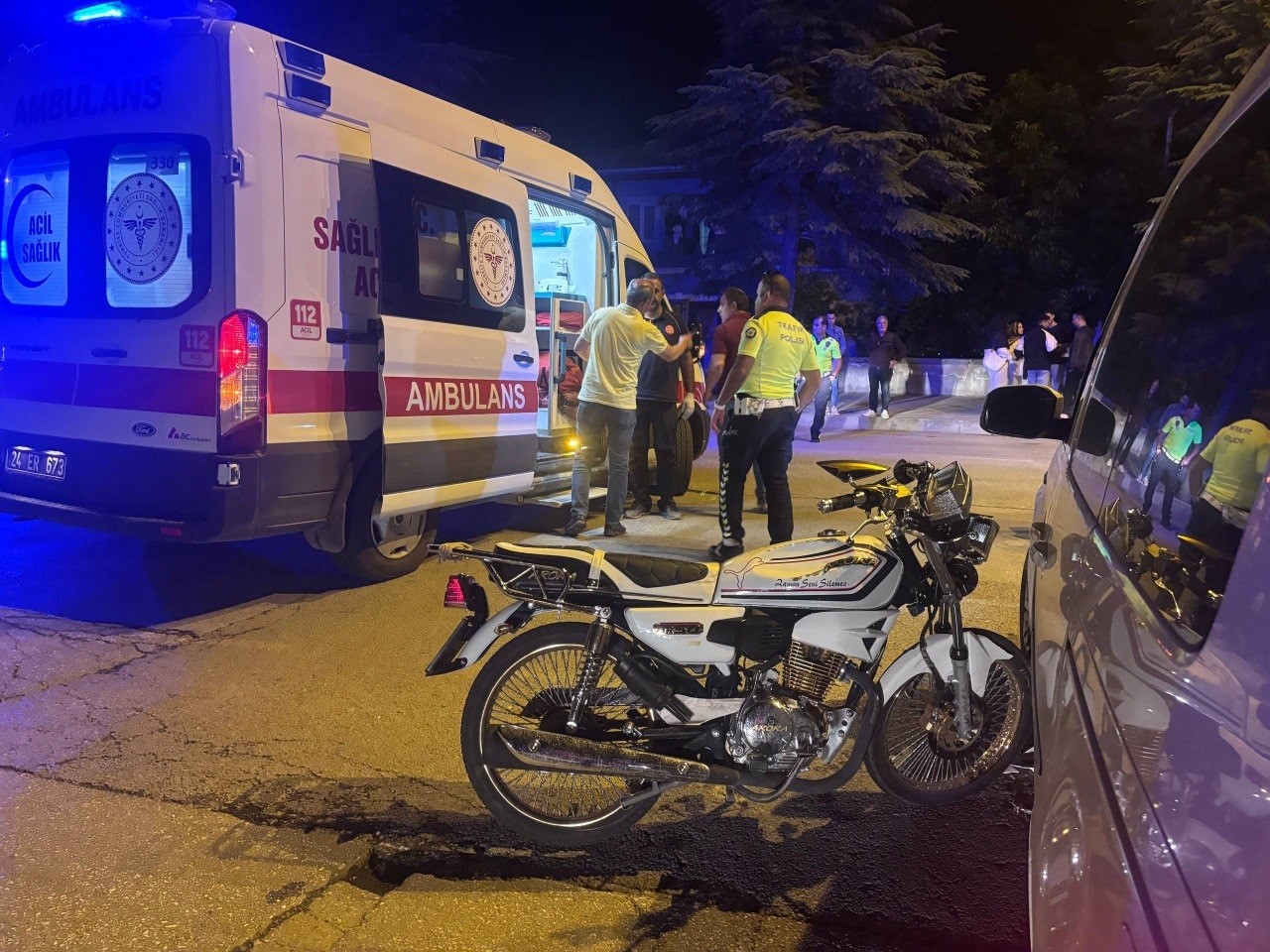 erzincan-da-otomobil-ile-motosiklet-carpisti-2-yarali