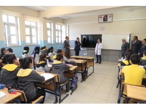 Kars Valisi Türker Öksüz, Kars Fen Lisesi’de