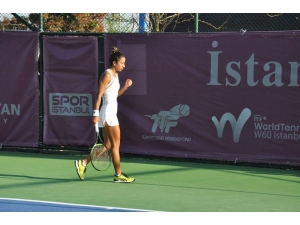 Çağla Büyükakçay Çeyrek Finalde