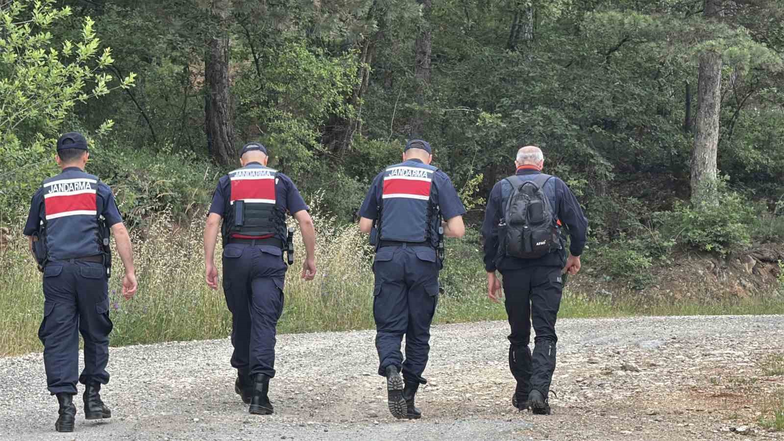 ailesinin-18-gundur-haber-alamadigi-genci-arama-calismalari-suruyor