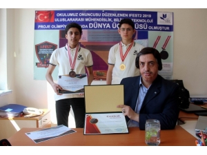 Lise Öğrencilerinin Projesi Dünya Üçüncüsü Oldu