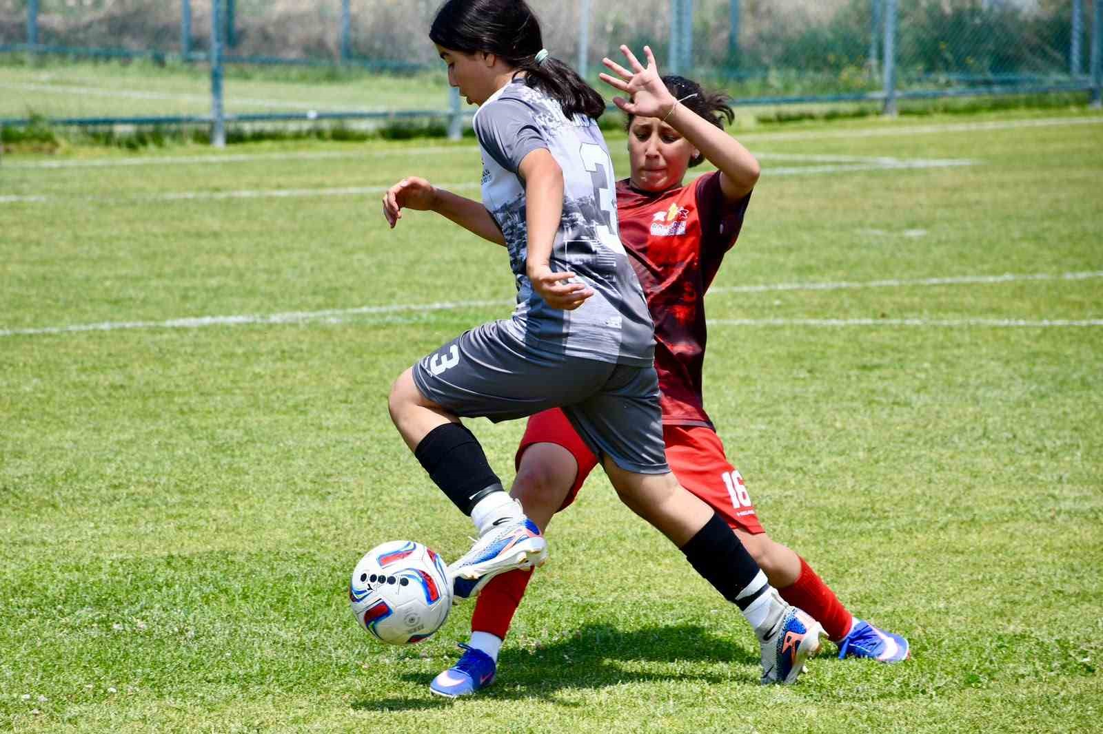 analig-yildizlar-futbol-grup-musabakalari-tamamlandi