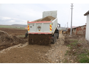 İnönü’de Yol İyileştirme Çalışmaları Devam Ediyor