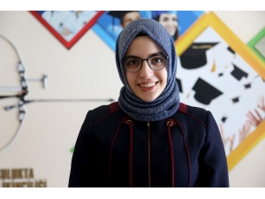 İhlas Kolejinin Genç Yazarı İlçe Birincisi Oldu