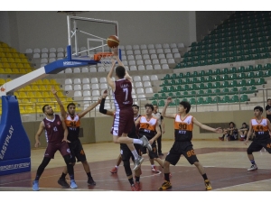 Hukuk Fakültesi Adını Finale Yazdırdı