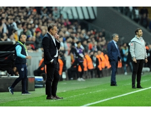 Spor Toto Süper Lig: Beşiktaş: 1 - Medipol Başakşehir: 1 (İlk Yarı)