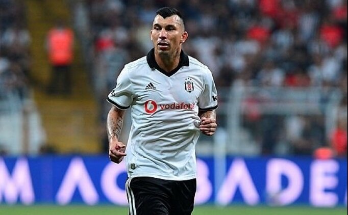 Beşiktaş'ta Medel Sakatlık Yaşadı!