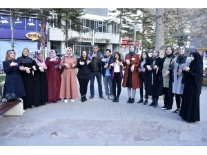 İşaret Dili Kursiyerlerinden Gümüşhane Caddelerinde Sosyal Deney