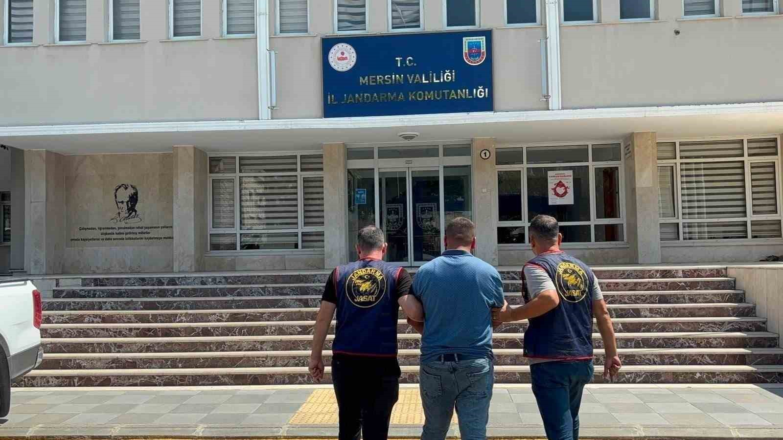 mersin-de-27-yil-6-ay-hapis-cezasiyla-aranan-hukumlu-yakalandi