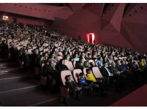 Hacivat Ve Karagöz İlk Defa Sinema Perdesinde