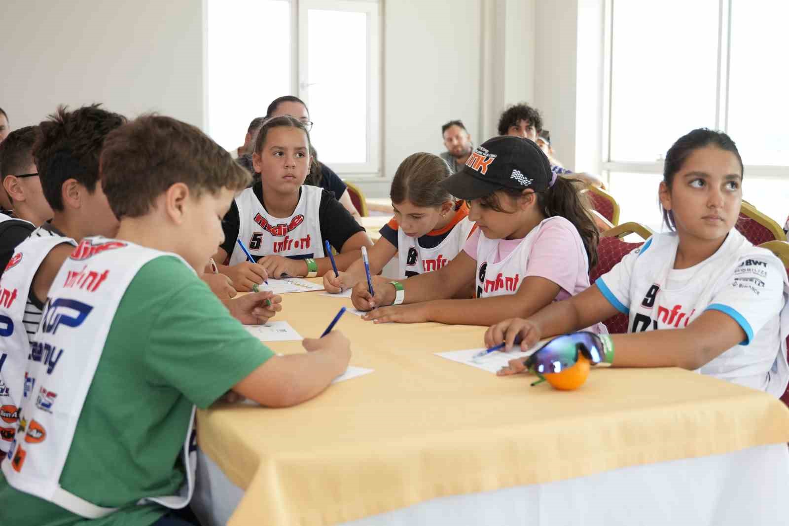 turkiye-nin-genc-motokros-yildizlari-mxgp-akademi-de-bulustu