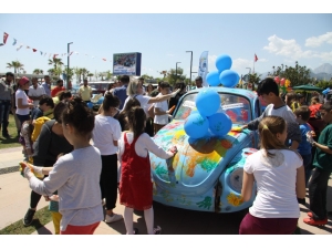 Otizme Vosvos’u Boyayarak Dikkat Çektiler