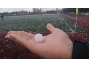 Eskişehir’de Dolu Vatandaşları Hazırlıksız Yakaladı