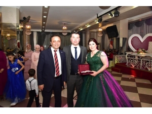 Başkan Şahin Halkın Sevincini Paylaşıyor