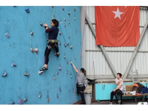 Nilüfer’de Üniversitelilerin Spor Heyecanı Başladı