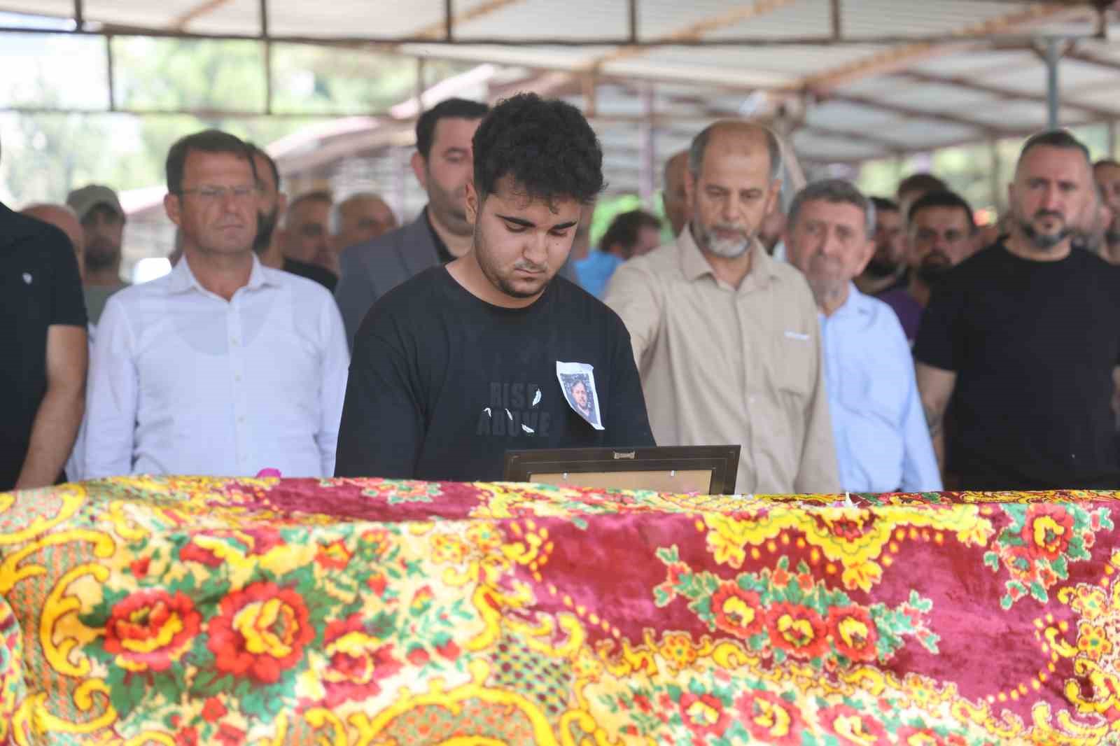 suudi-arabistan-da-yanginda-olen-4-hatayli-memleketlerinde-topraga-verildi