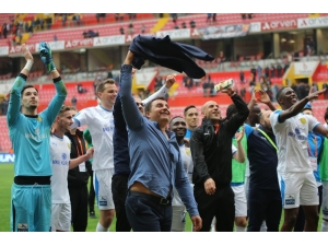 Mustafa Kaplan: “Uzun Süredir Yenilmeyen Kayserispor’u Yenmek Mutluluk Verdi"