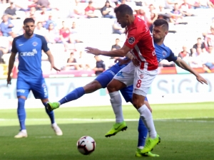 Spor Toto Süper Lig: Antalyaspor: 1 - Kasımpaşa: 0 (İlk Yarı)