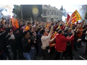 Galatasaray, Kadıköy’e Hareket Etti
