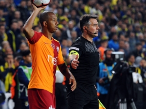 Spor Toto Süper Lig: Fenerbahçe: 0 - Galatasaray: 0 (İlk Yarı)